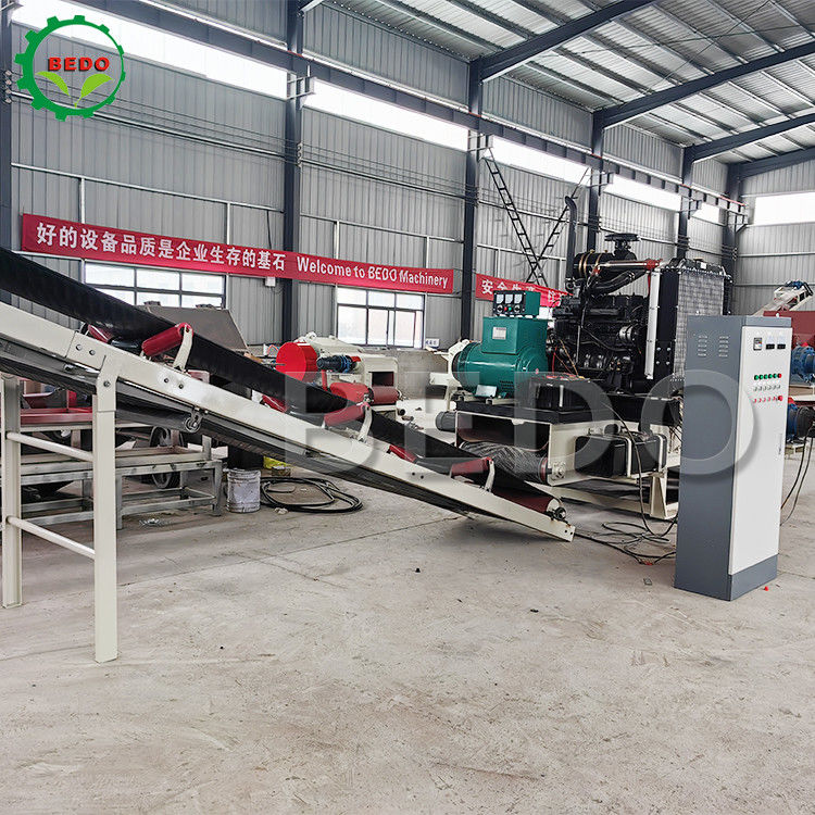 Diesel Engine 330HP Wood Chips Making Machine 310*700MM