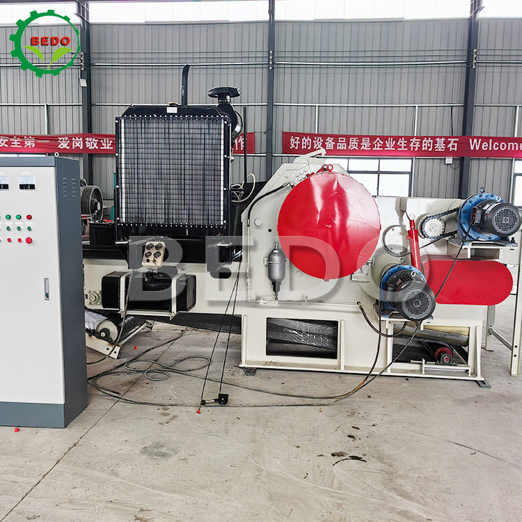 Diesel Engine 330HP Wood Chips Making Machine 310*700MM