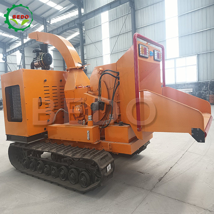 Motor Diesel Palm Trunk Wood Chipper Machine Crawler Tipo 102HP para Indonésia Plantação de Palmeiras Florestais