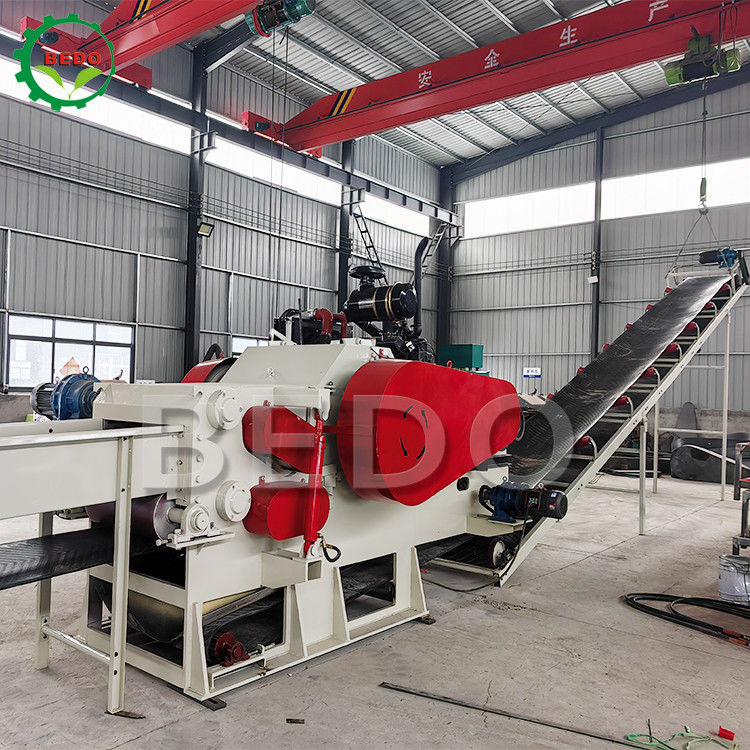 Máquina de trituração de madeira a diesel de 8500 kg Equipamento de trituração de madeira florestal
