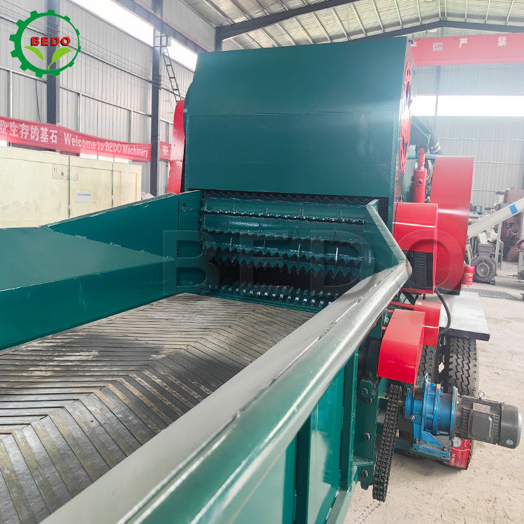 Powerful 10-15t/h Wood Crusher Machine With 10pcs Blade 430hp Diesel Engine