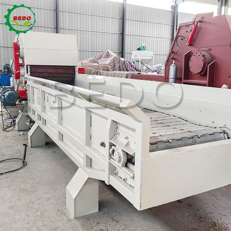 5.5KW 5.5KW Feeding Motor Power Industrial Wood Crusher Machine With Diesel Engine/Electric Engine Power Type
