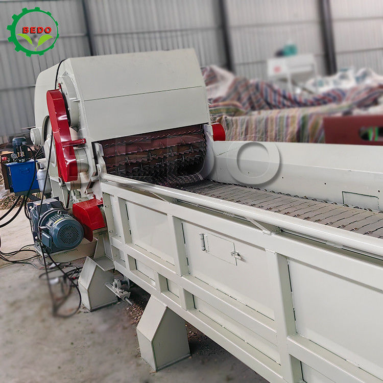 Electric Engine Wood Crusher Machine 1000MM Width Feeder Final Wood Chips Size 25-35MM For Wood