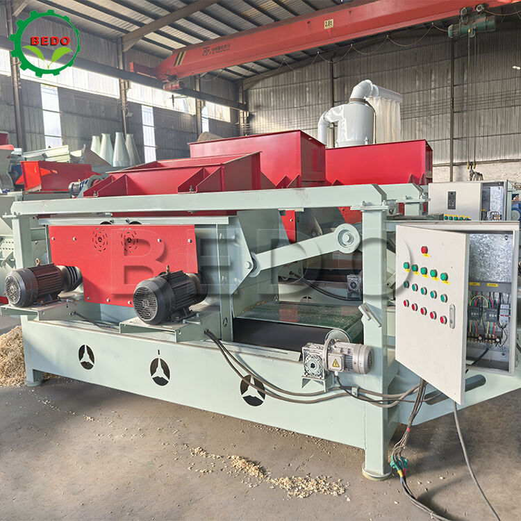 Máquina Industrial para Aparas de Madeira com Potência do Eixo Principal de 7,5kw*4 para Espessura de Aparas de 1-2mm e Velocidade de Rotação de 3600rpm