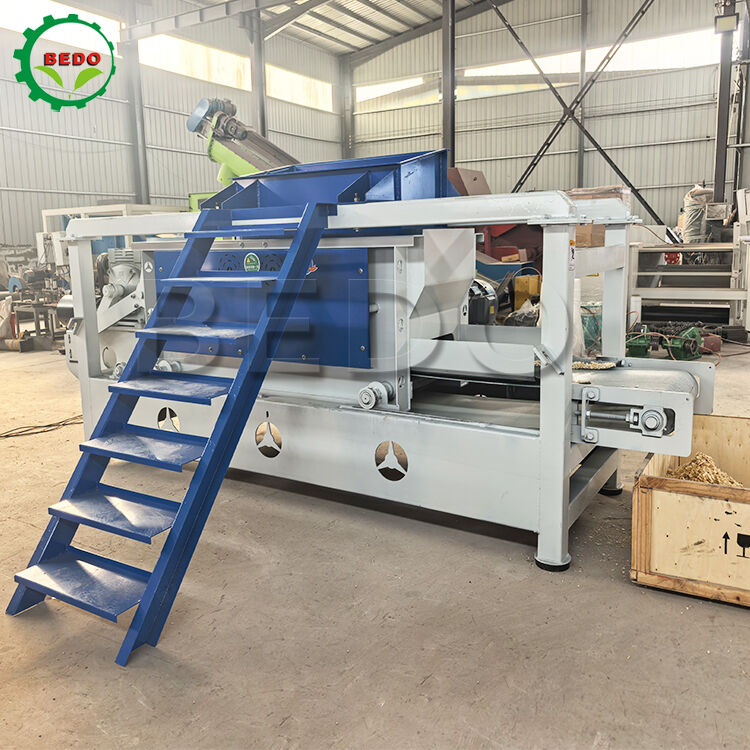 Equipamento principal duplo do aço carbono da capacidade da máquina 7.5kw 400kg/h das aparas de madeira do poder do eixo principal duplo