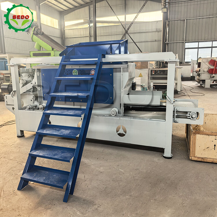 Máquina de cortar madeira com diâmetro de rolos de 125 mm, com capacidade de 400-500 kg/hora e operação automática
