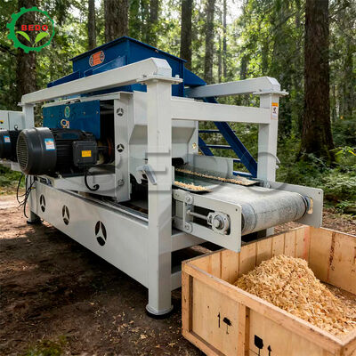 125mm Roller Wood Shavings Machine Corpo de aço carbono 7.5kw Equipamento de eixo principal duplo